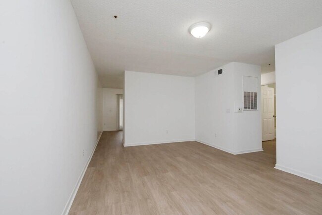 Building Photo - Two Bedroom Apartment
