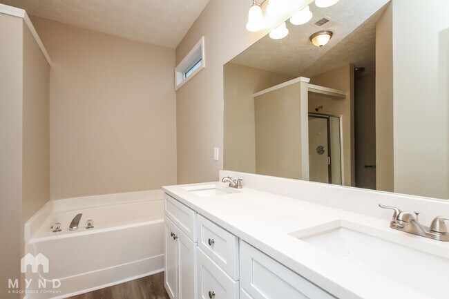 Building Photo - 8315 Somerset Way