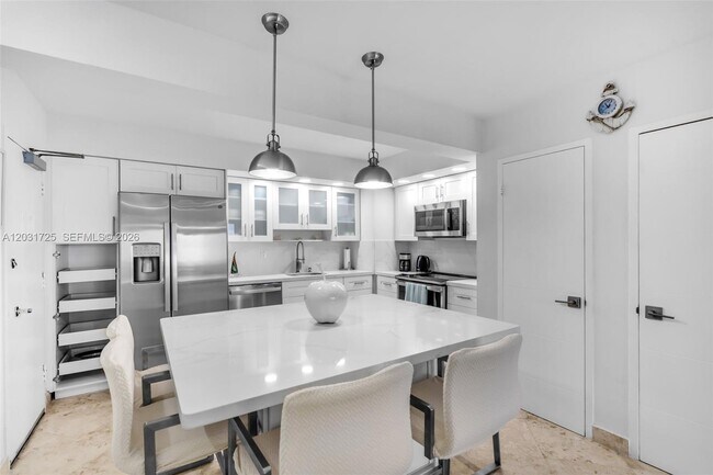 Building Photo - 9195 Collins Ave