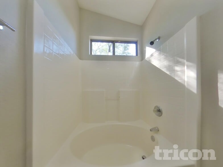 Building Photo - 40139 N Patriot Way