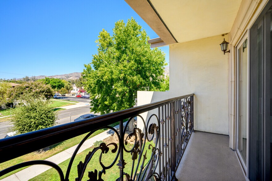 Building Photo - 750 E Orange Grove Ave