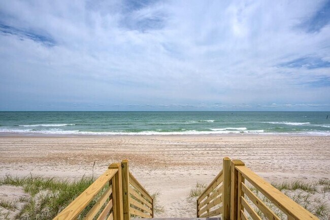 Building Photo - OCEANFRONT FURNISHED OFF-SEASON MONTHLY RENTAL - AVAILABLE NOW THROUGH MARCH '26