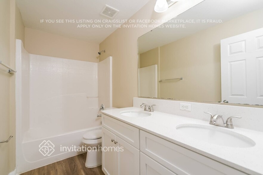 Building Photo - 2945 Ruxton Dr