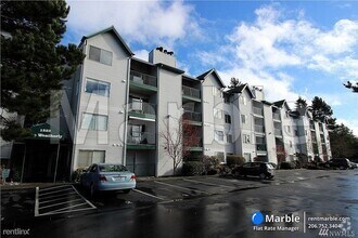 Building Photo - 2 br, 2 bath Condo - 1522 NE 175TH St #311