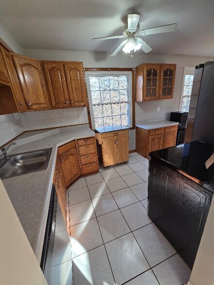 Building Photo - 1378 Devon Dr NW