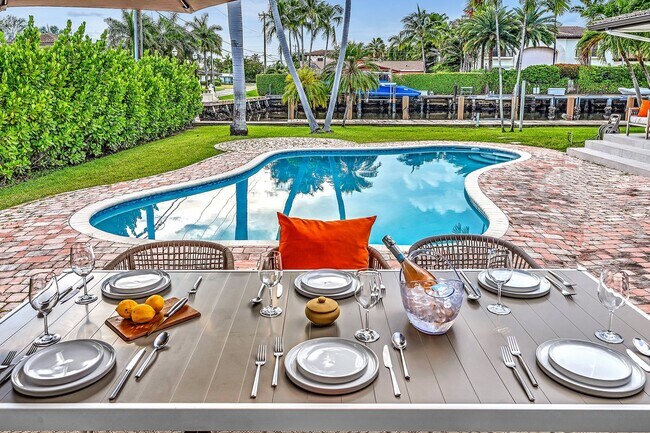 Building Photo - 536 Hibiscus Dr