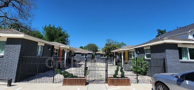 Building Photo - 3339 Simmons St