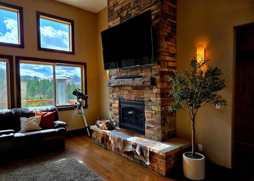 Building Photo - 5340 Seabiscuit Dr