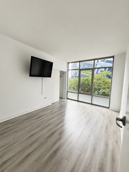2nd Bedroom - 425 W Beech St