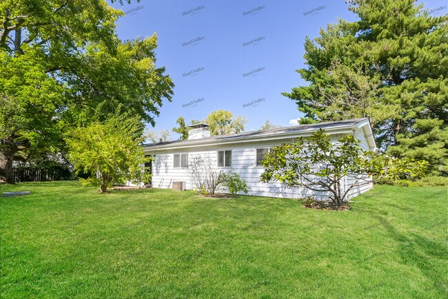 Building Photo - 11740 Fawnvalley Dr