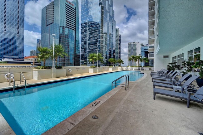 Building Photo - 1200 Brickell Bay Dr