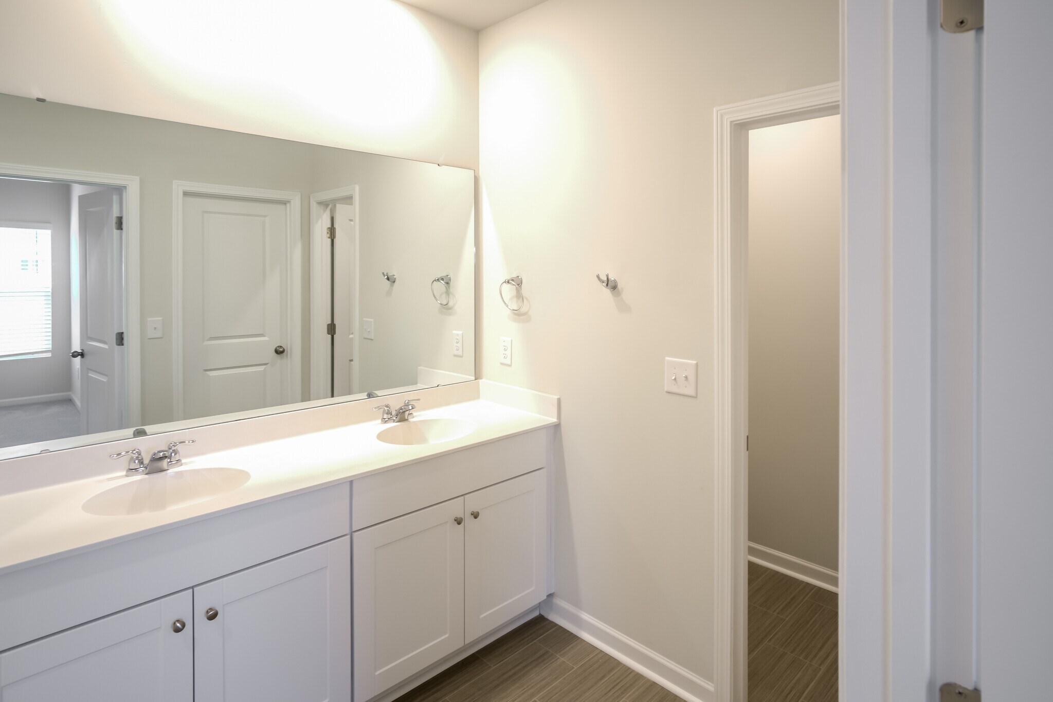 Building Photo - 351 Hillwood Ct