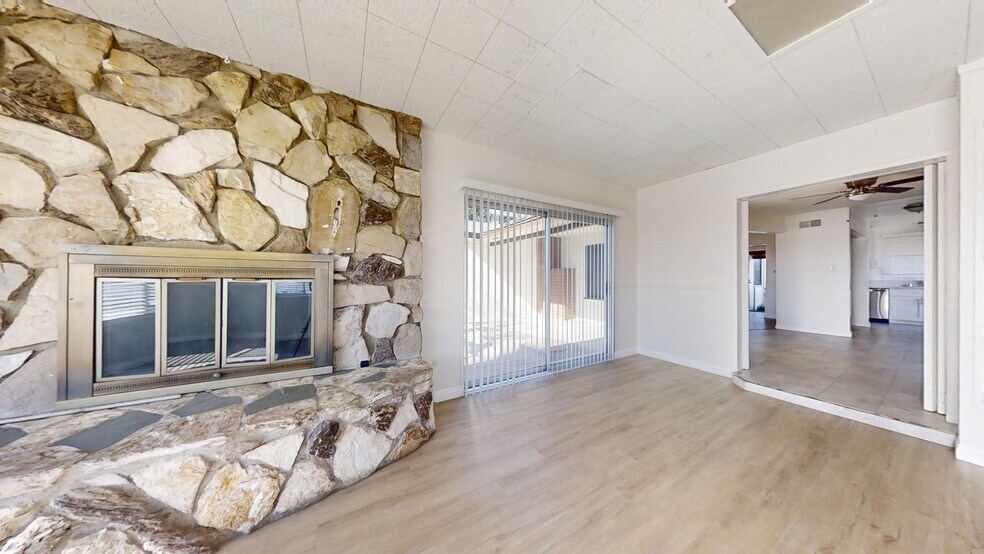 Building Photo - 5558 Emerald St