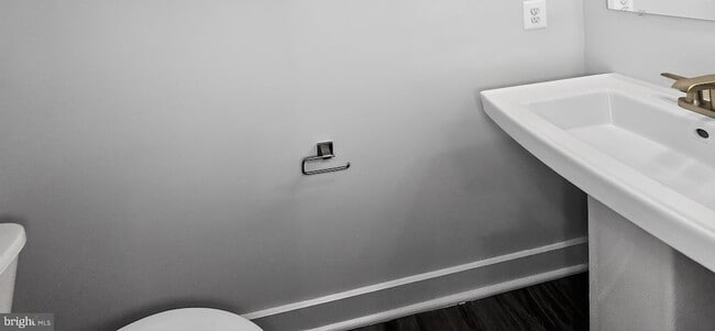 Building Photo - 2542 -A Verona Pl