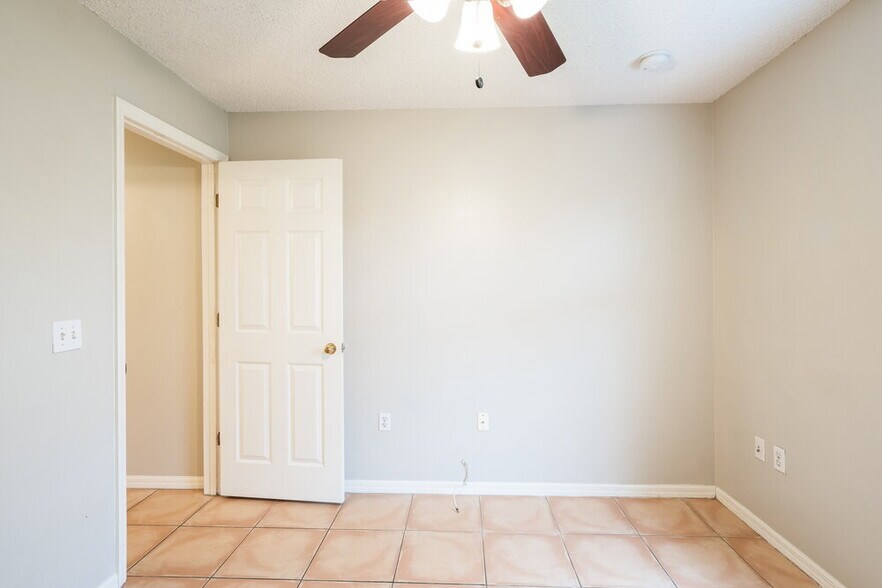 Building Photo - 4212 Stonefield Dr