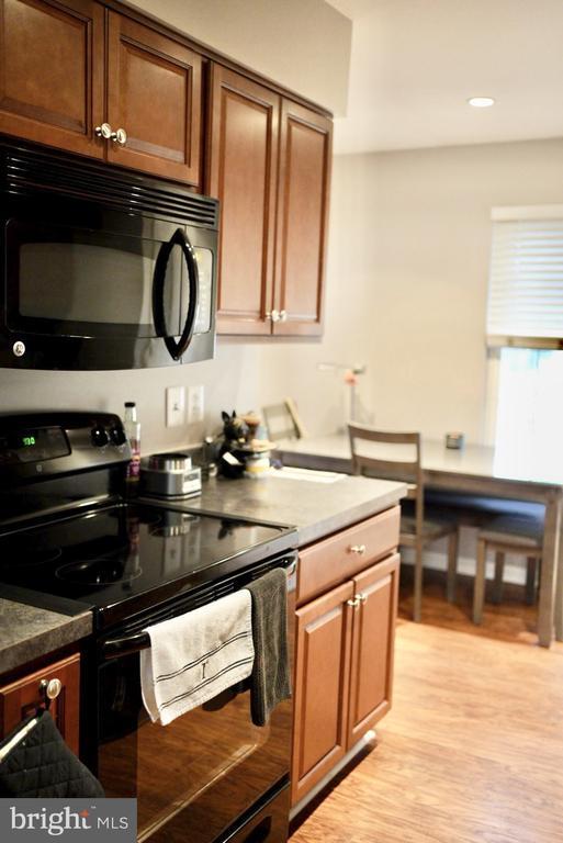 Building Photo - 537 Congressional Dr
