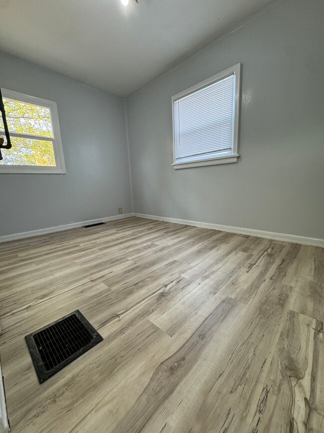 Building Photo - 2109 S Taylor St