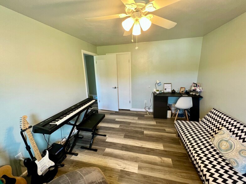 Building Photo - 8099 Nuttals Grove Rd