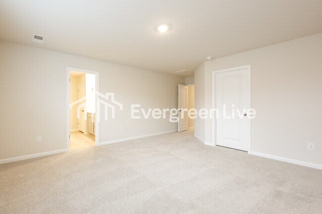 Building Photo - 4014 Rustling Grass Trl