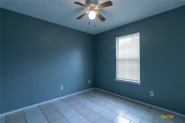 Building Photo - 1601 Benttree Dr