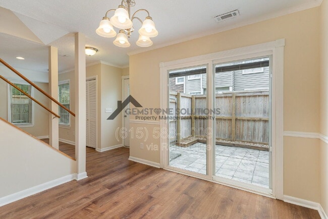 Building Photo - 404 Granville Rd