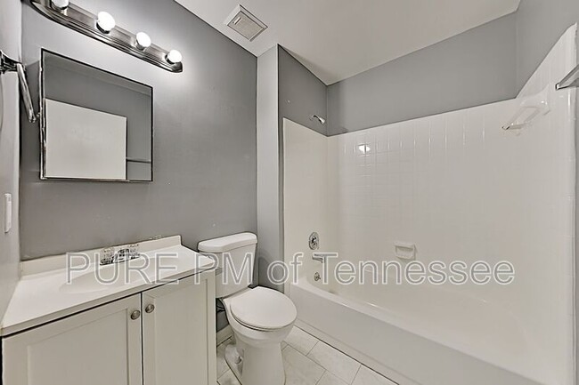 Building Photo - 555 N Dupont Ave