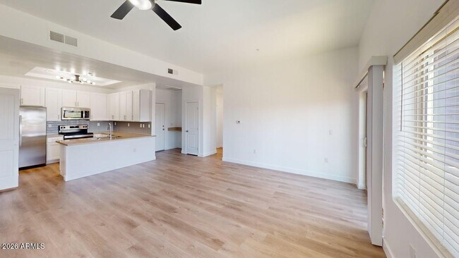 Building Photo - 9160 N 67th Ave