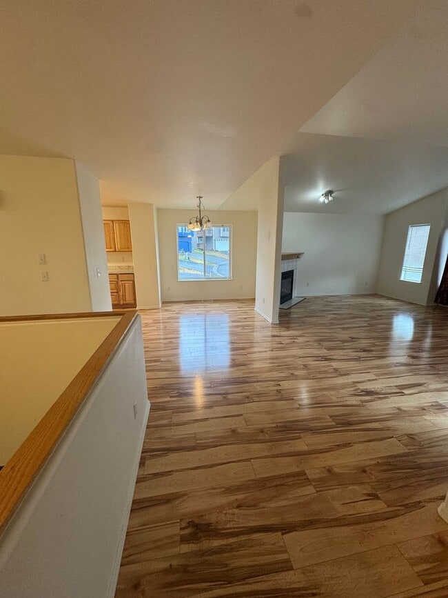 Building Photo - 3 bedroom in Driftwood Bay