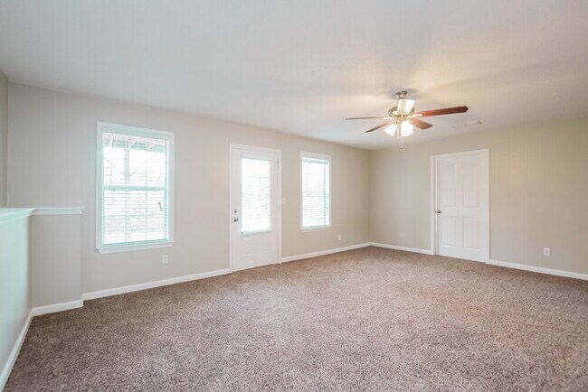 Building Photo - 413 Gresham Dr