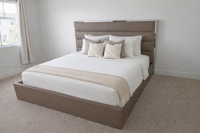 Building Photo - 146 SW 170th Ave