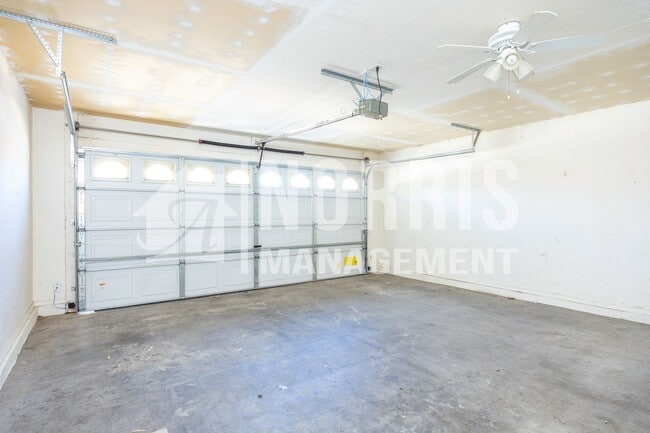 Building Photo - Spacious Home in Magic Ranch in Florence