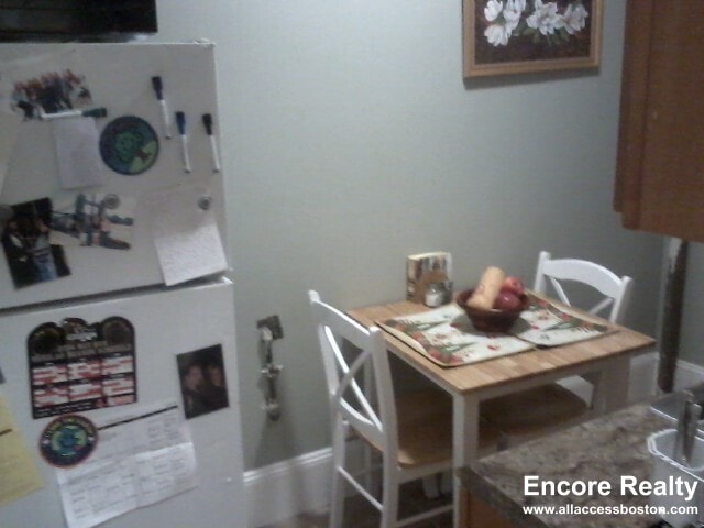 Building Photo - 55 Park Dr