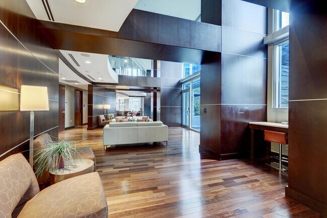 Building Photo - 360 Nueces St