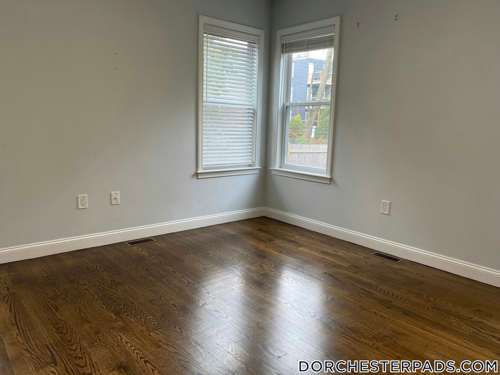 Building Photo - 757 Washington St