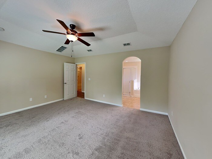 Building Photo - 252 Bridgeport Ln