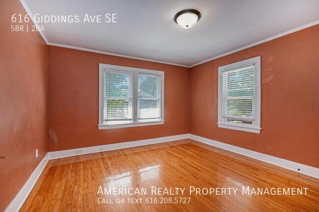 Building Photo - 616 Giddings Ave SE