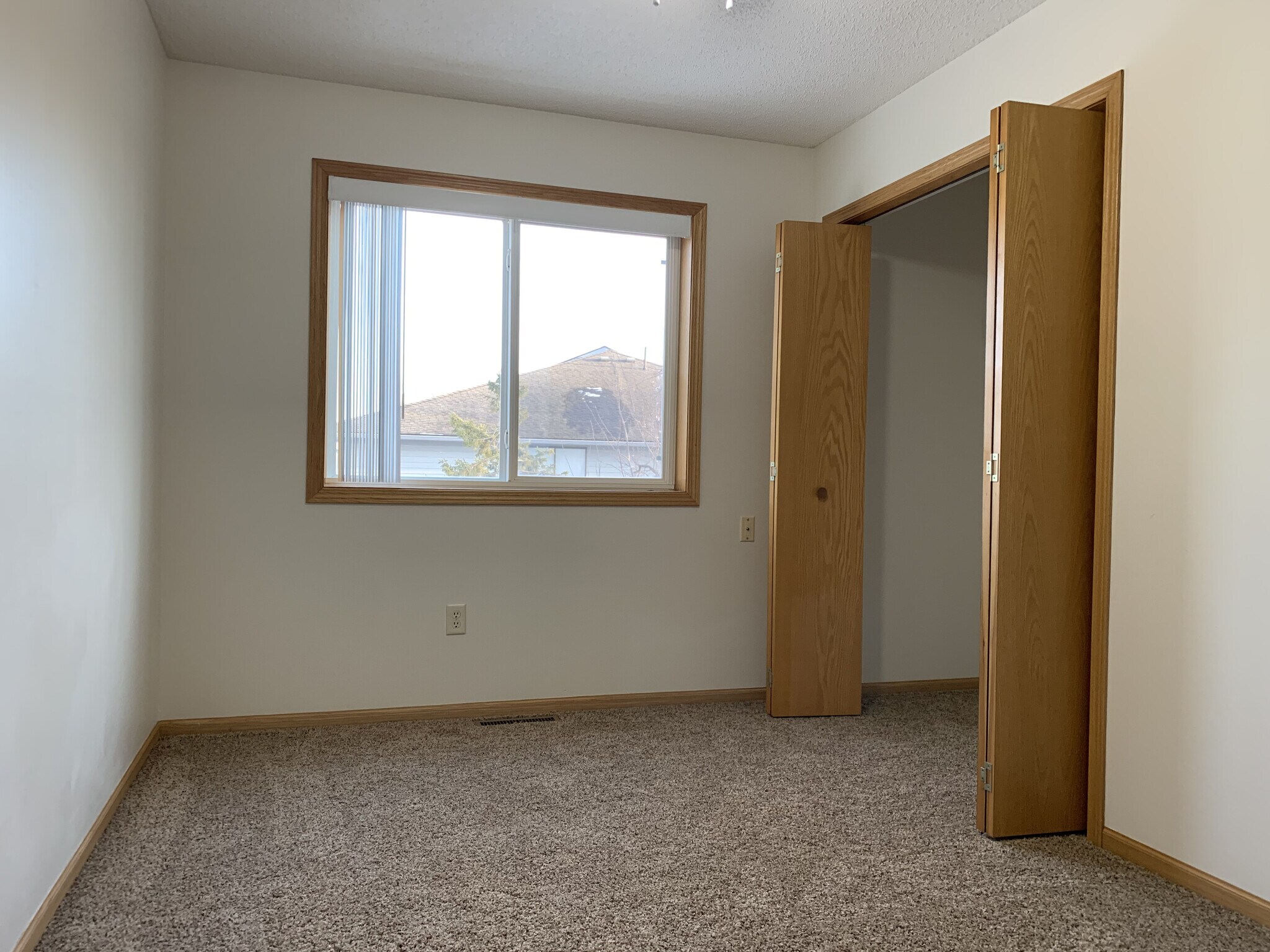 Building Photo - 5293 Manchester Dr