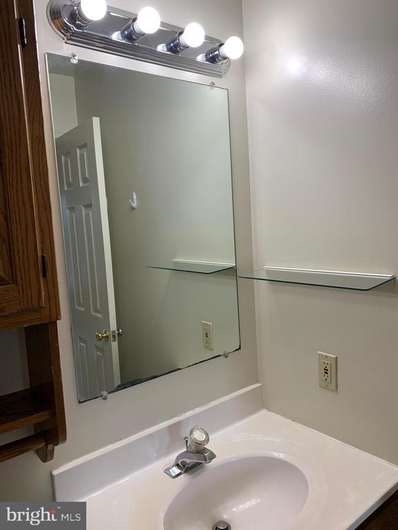 Building Photo - 2113 N Tazewell Ct