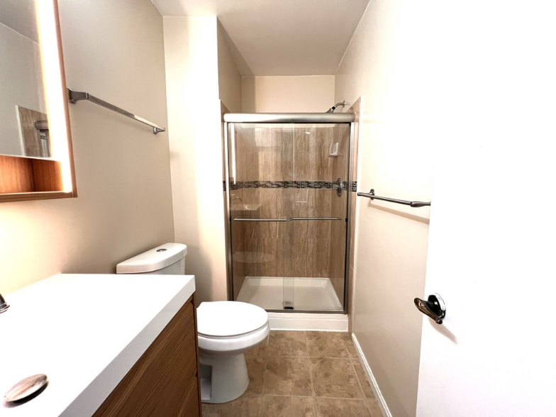 Building Photo - 9894 Burke Pond Ct