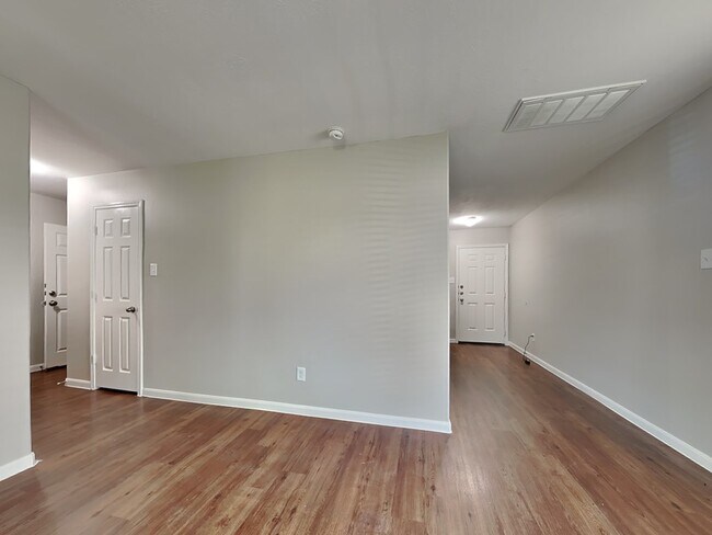 Building Photo - 22310 Queenbury Hills Dr