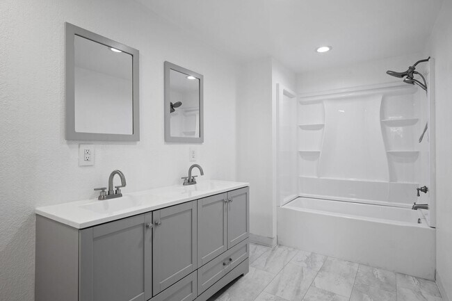 Building Photo - Beautiful Audubon 5 Bedroom Home! - Available now!