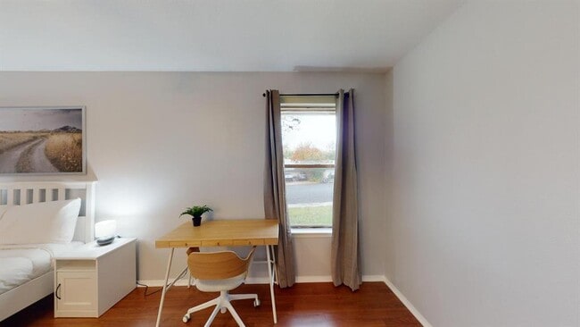 Building Photo - 7611 Lunar Dr
