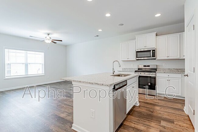 Building Photo - 409 Wards Creek Way