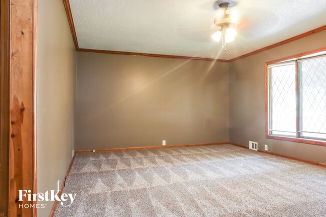 Building Photo - 1301 SW Morningside Dr