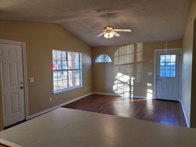 Building Photo - 1111 Tunbridge Dr
