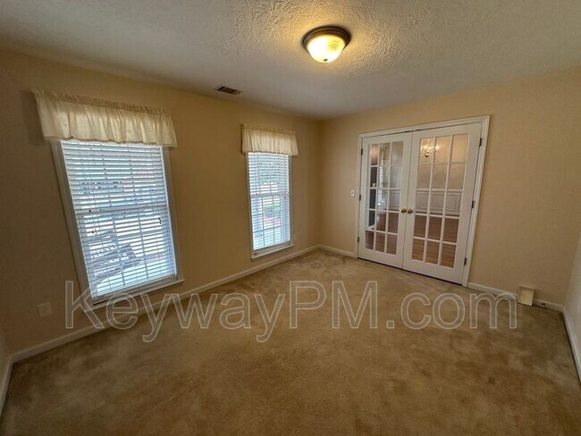 Building Photo - 435 St Julian Pl