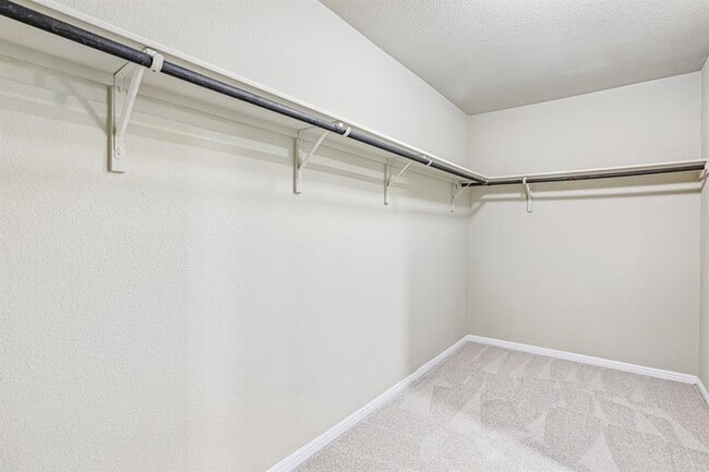 Building Photo - 10604 Menominee Falls Ln