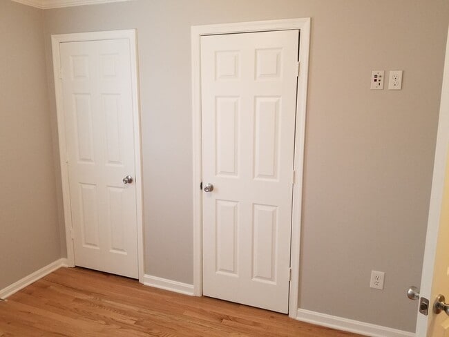 Building Photo - 2603 Camelback Ln