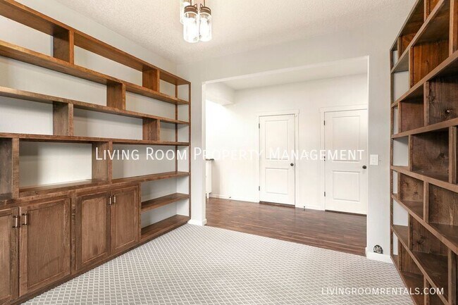 Building Photo - 10108 NE 139th Ave