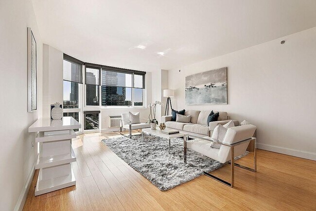 Building Photo - 20 2nd St